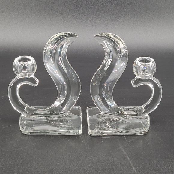 Vintage New Martinsville Viking Glass Flame Candlestick Set - Picture 1 of 5